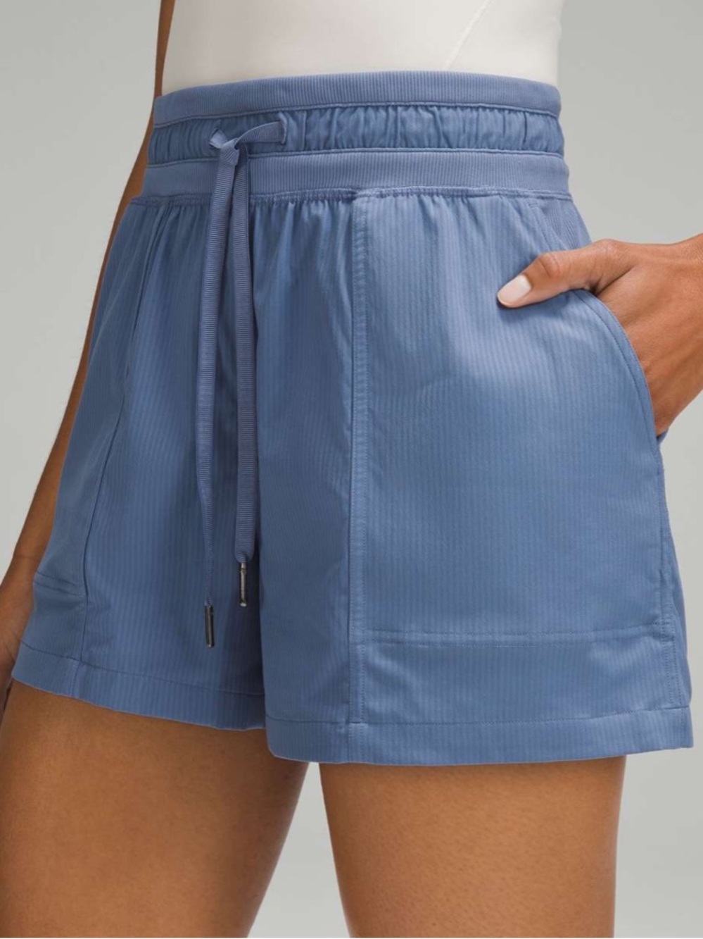 Lululemon size 8 Dance Studio High-Rise Short 3.5" length Indigo Oasis Blue